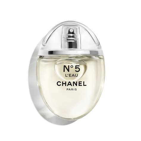 difference between chanel no 5 and l eau|Chanel 2022 no5 edition.